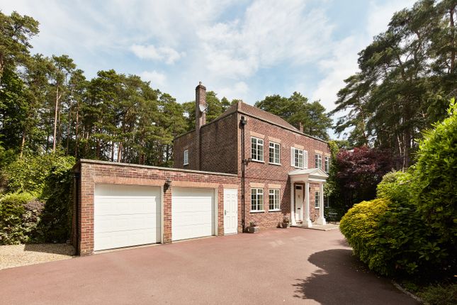 Dukes Covert, Bagshot 4 bed detached house for sale