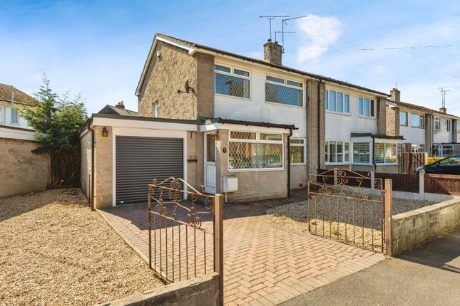 St. Wandrilles Close, Ecclesfield... 3 bed semi