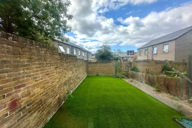 Mercator Road, London, SE13 2 bed flat for sale
