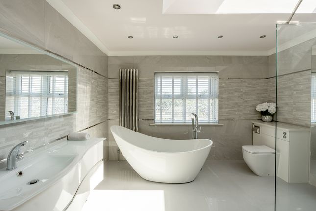 5 bedroom semi-detached house for sale