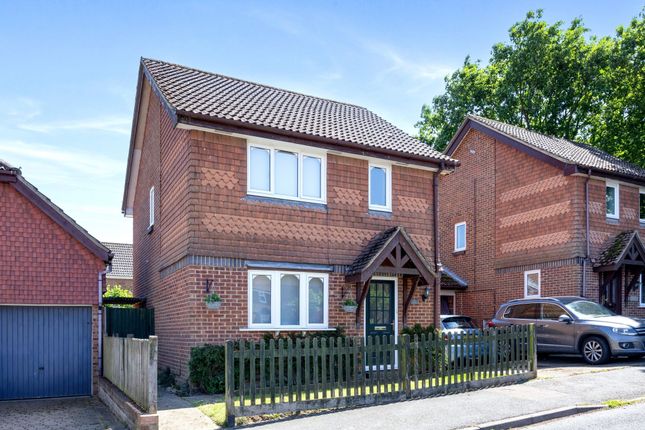 3 bedroom link detached house for sale