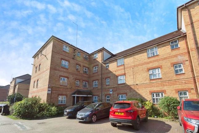 Bluebell Way, Ilford 2 bed apartment for sale