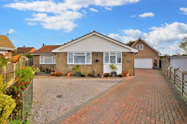 Edinburgh Way, Dersingham 3 bed detached bungalow for sale