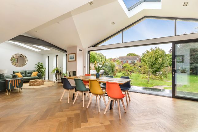 6 bedroom detached house for sale