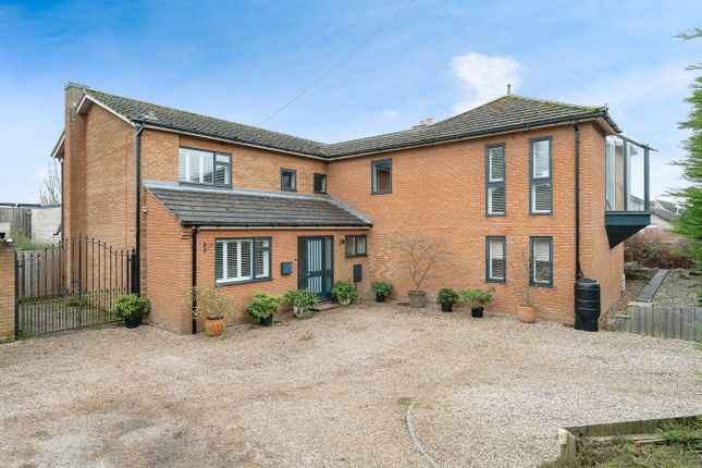 The Row, Ely CB6 6 bed detached house for sale