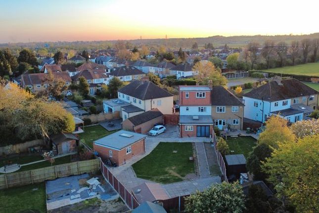 5 bedroom semi-detached house for sale
