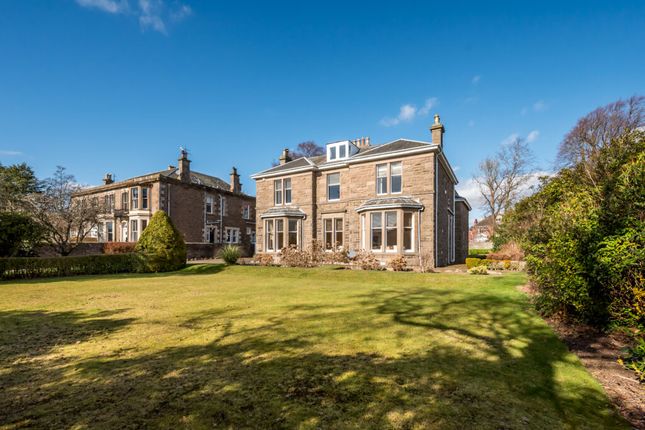 6 bedroom detached villa for sale