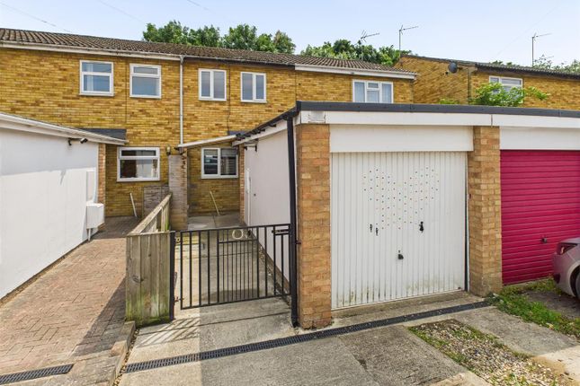 Armscroft Gardens, Elmbridge, Gloucester 2 bed terraced house for sale