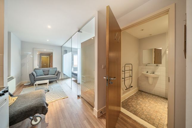 Long Lane, London 1 bed apartment for sale