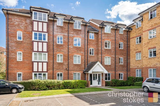 Yukon Road, Broxbourne... 2 bed apartment for sale