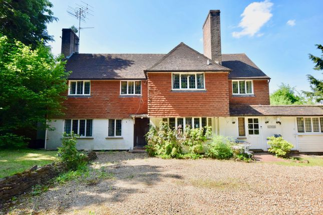 Guildford Road, Leatherhead KT22 5 bed detached house for sale