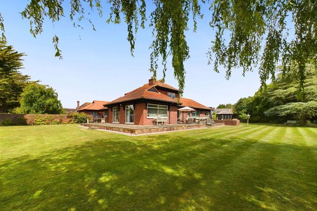 Angmering Lane, East Preston BN16 5 bed detached house for sale