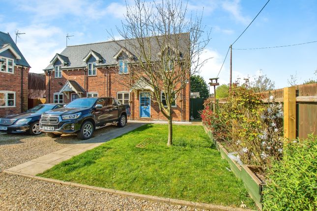 2 bedroom semi-detached house for sale