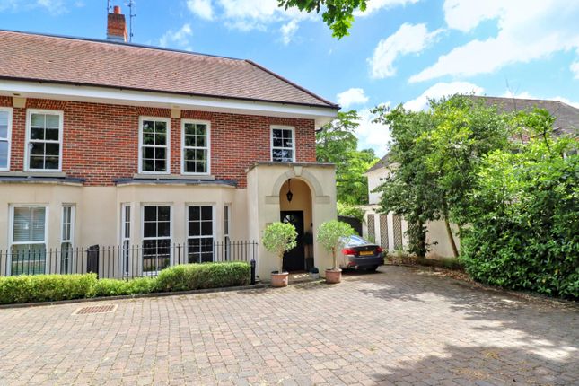 Brooklands Road, Weybridge KT13 5 bed semi