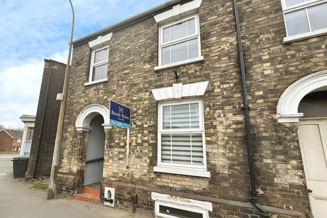3 bed end terrace house