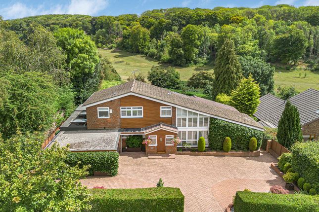 Longdean Park, Hemel Hempstead, HP3 5 bed detached house for sale