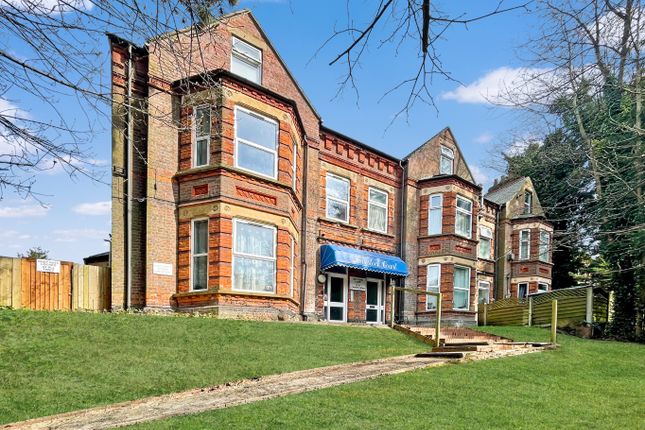 Tavistock Court, London Road, Luton... 2 bed flat for sale
