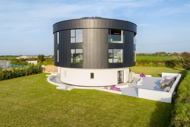 Higher Clovelly, Bideford, Devon, EX39 5 bed detached house for sale