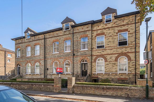 Queens Road, Twickenham, TW1 1 bed apartment for sale