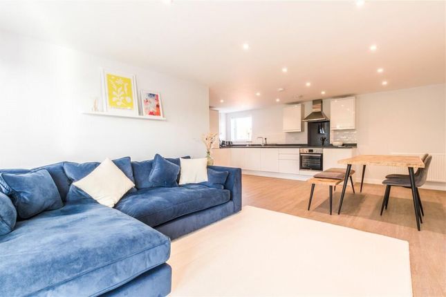 Highmarsh Crescent, Manchester 2 bed flat for sale