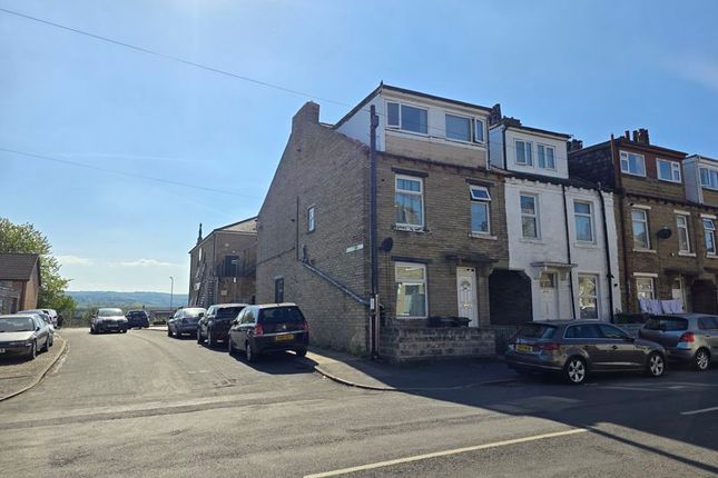 4 bedroom end of terrace house for sale