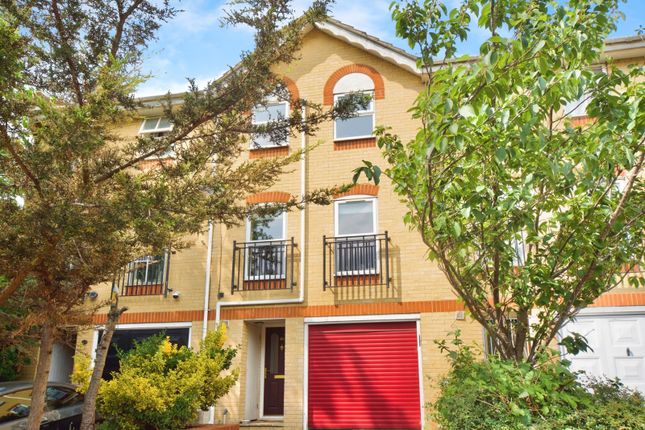 3 bedroom town house for sale
