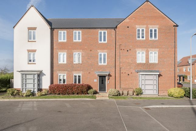 Ifould Crescent, Berkshire RG40 2 bed apartment for sale