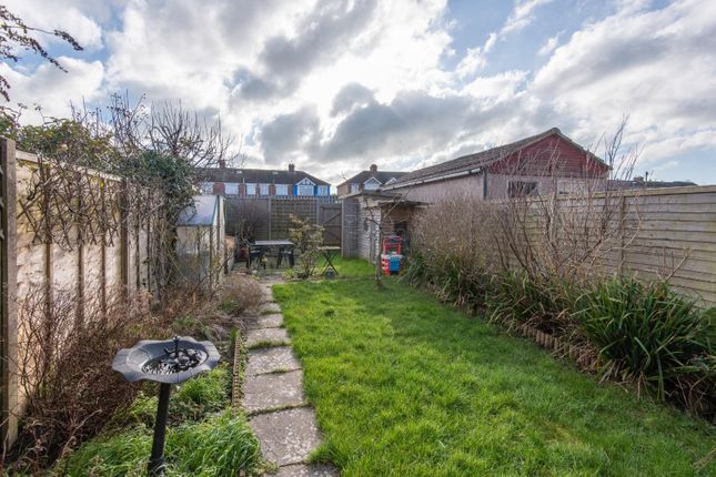 Monks Close, Lancing 3 bed house for sale