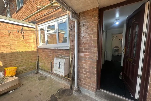 3 bedroom flat for sale