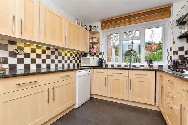 4 bed detached house