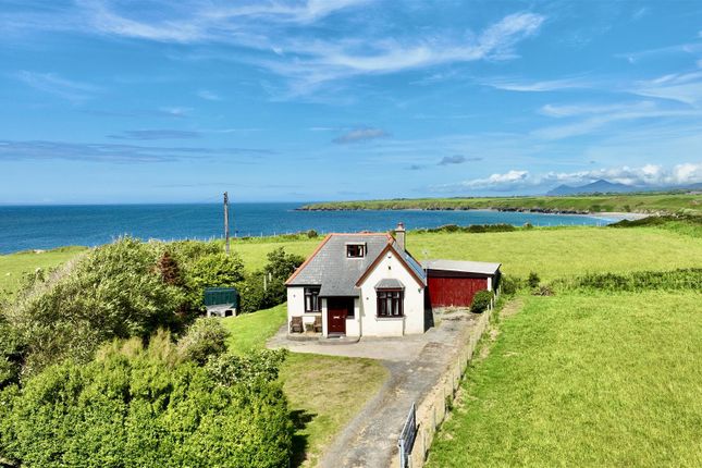 Llangwnadl, Pwllheli 3 bed detached house for sale