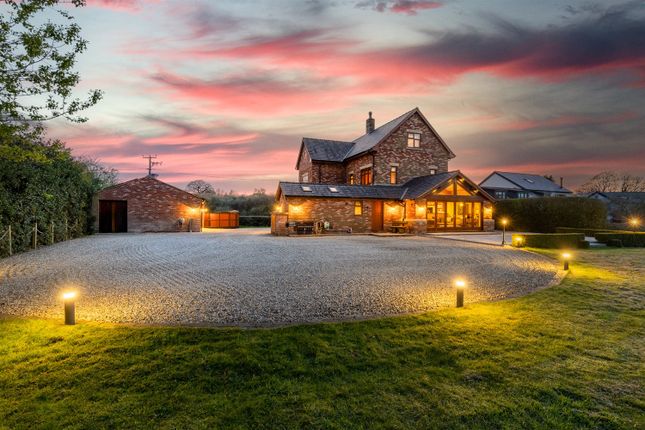 6 bedroom detached house for sale