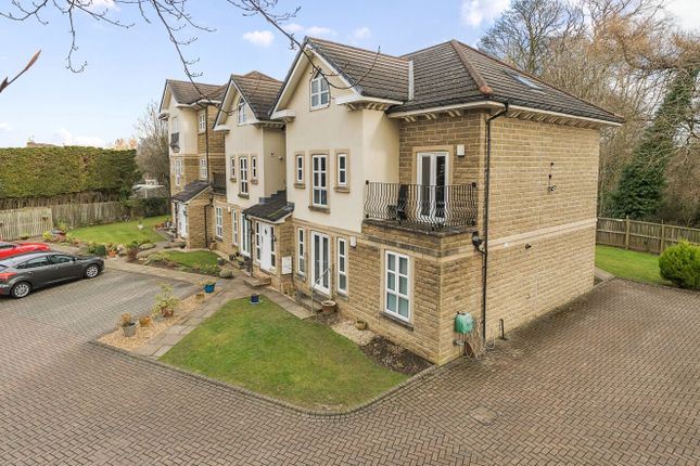 Bluebell Court, Ring Road, Leeds, LS14 3 bed duplex for sale