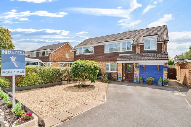 Cutlers Place, Colehill, BH21 5 bed semi