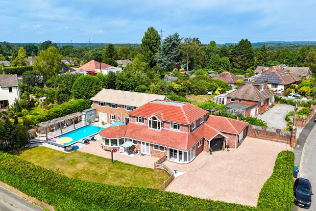 Oakleigh Drive, Salisbury SP5 5 bed detached house for sale