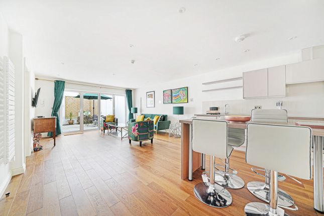 Kentish Town Road, Kentish Town, NW1 9QB 1 bed flat for sale