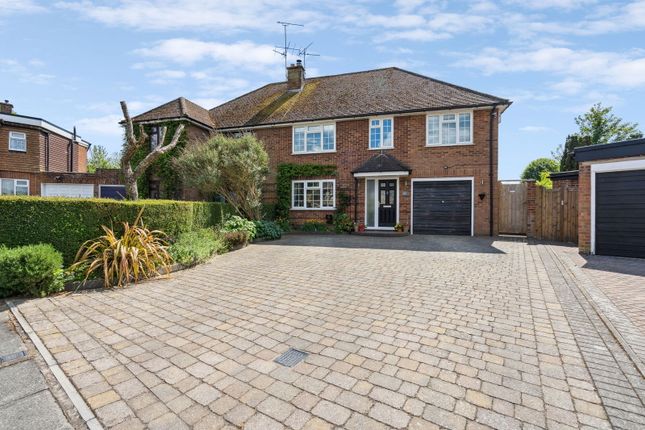 Lancot Drive, Dunstable LU6 4 bed semi