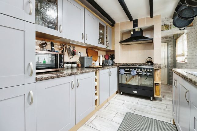 2 bedroom detached house for sale