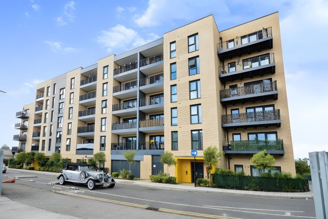 Westmoreland Road, London NW9 2 bed apartment for sale
