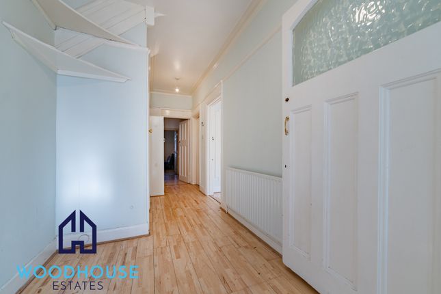 3 bedroom flat for sale