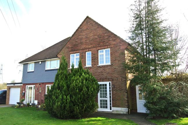 Elizabeth Avenue, Staines TW18 3 bed semi
