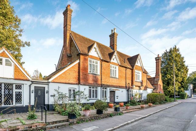 High Street, Limpsfield, Oxted... 4 bed apartment for sale