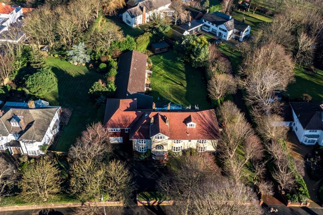 15 bed detached house