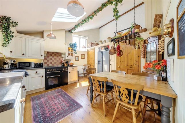 2 bedroom link detached house for sale