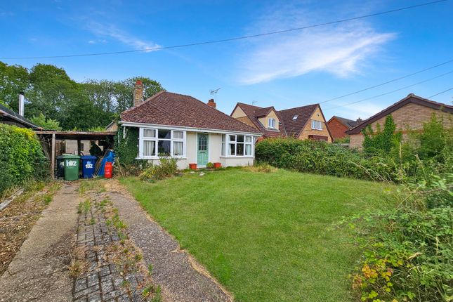 Comberton, Cambridge CB23 2 bed detached bungalow for sale