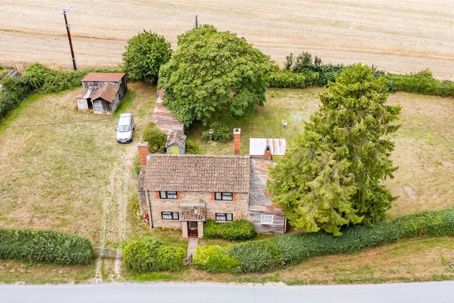 2 bed detached house