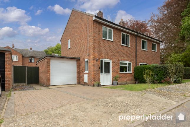 3 bedroom semi-detached house for sale