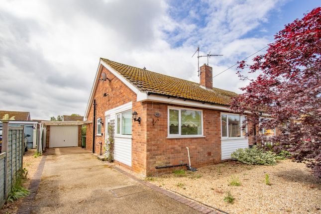 Queen Elizabeth Drive, Dersingham... 2 bed semi