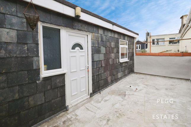 Torquay TQ2 2 bed flat for sale