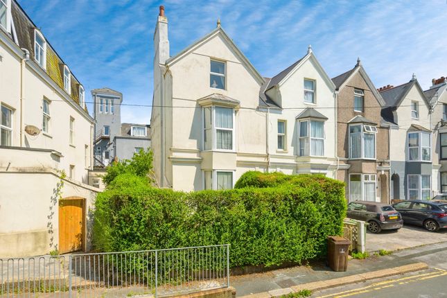 4 bedroom end of terrace house for sale